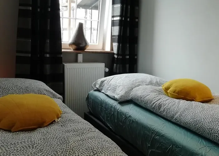 Haus Blick Am Edersee 13 P Apartamento *